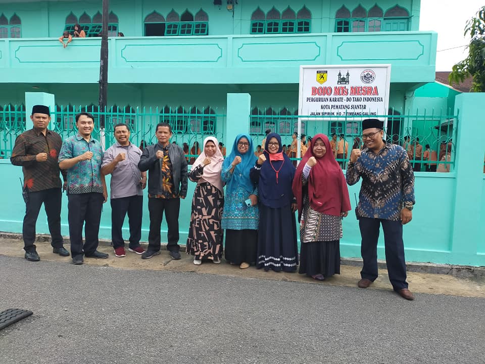 This image has an empty alt attribute; its file name is lisa-11.jpg